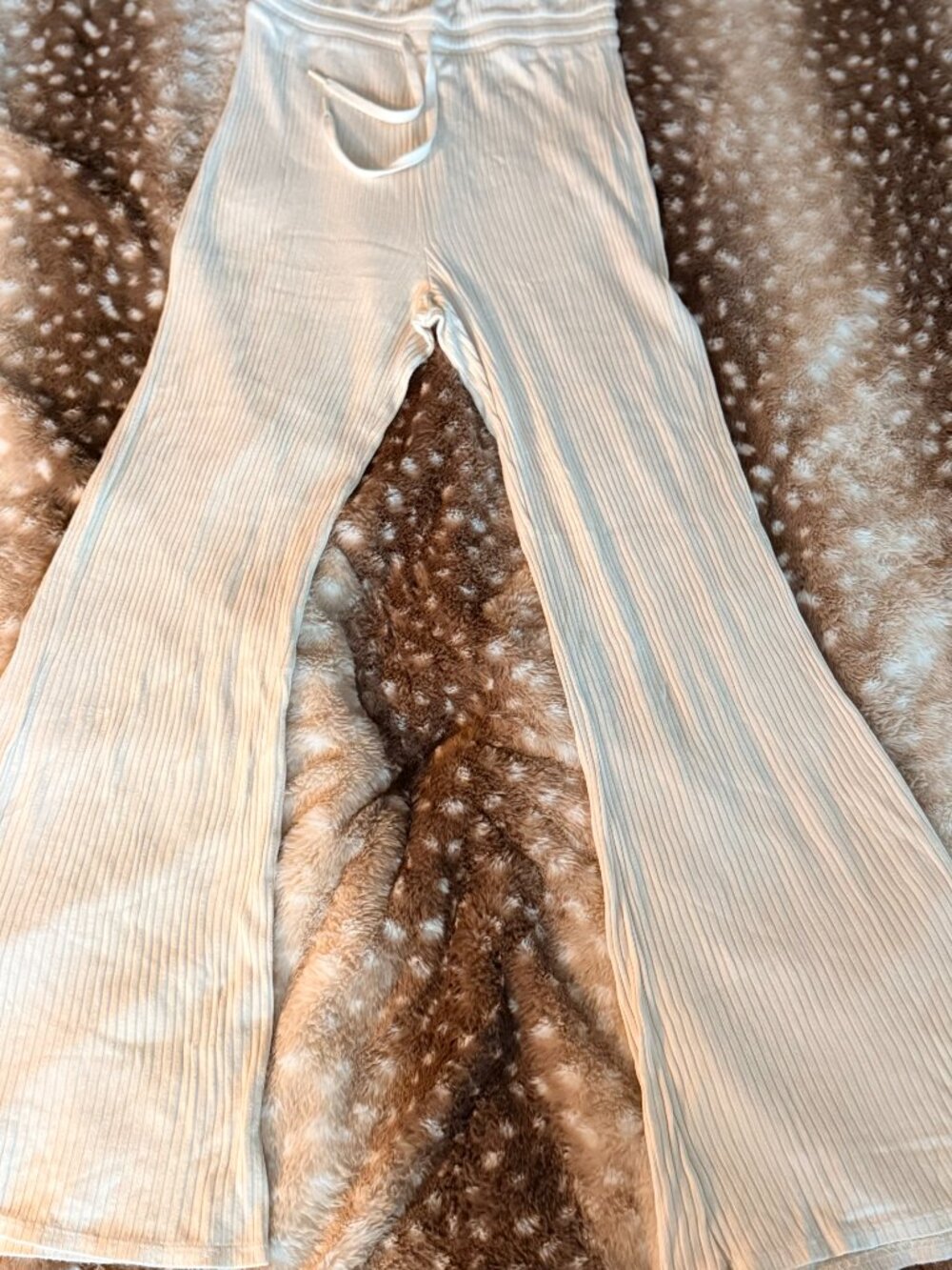 Beyond Yoga Jetsetter Ivory Cream Sleeveless V Neck Flare Jumpsuit Size S - Picture 6 of 6